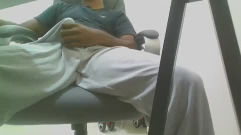 Snapshot of momylover006 chatting on 12.04.25 Mommy Lover online show from 12.04.25