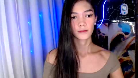 Snapshot of mona_bey chatting on 12.21.25 MONA online show from 12.21.25