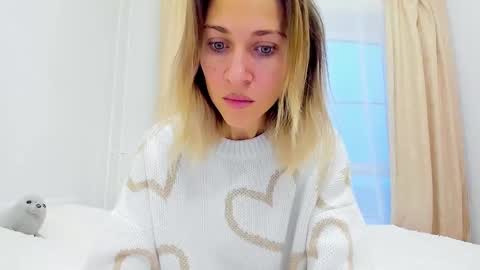 Mona online show from 12.02.24