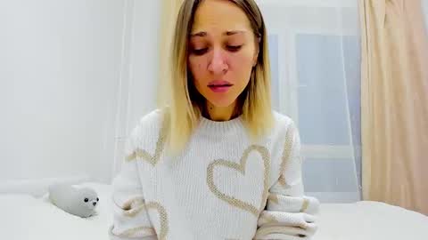 Mona online show from 12.11.24