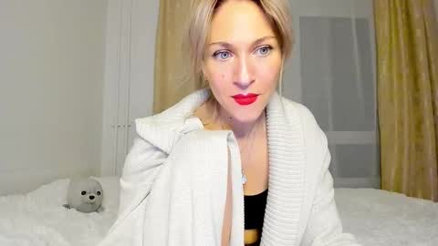 Mona online show from 03.10.25