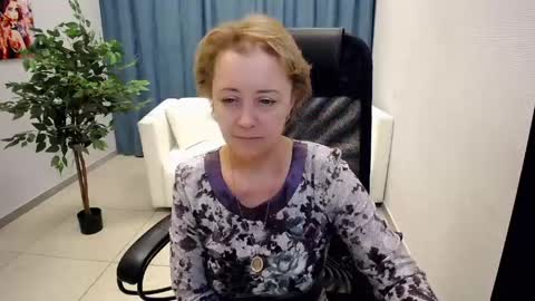 Snapshot of mona_w chatting on 06.03.26 Mona online show from 06.03.26