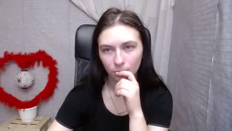 Snapshot of monakali chatting on 02.13.25 monakali online show from 02.13.25