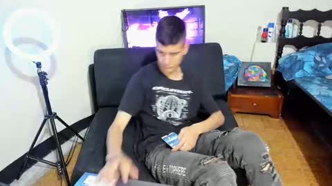 Snapshot of monarquia_ chatting on 12.23.24 nicolas online show from 12.23.24