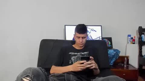 Snapshot of monarquia_ chatting on 12.25.24 nicolas online show from 12.25.24