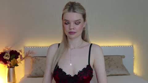 Monaxxx  online show from 12.30.24