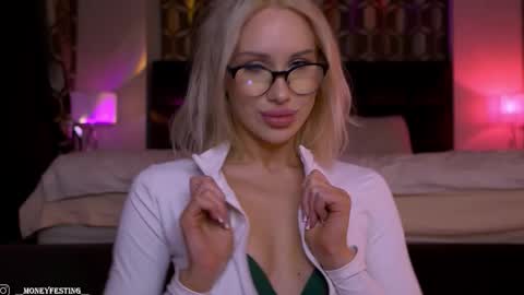 Angelina online show from 10.16.25