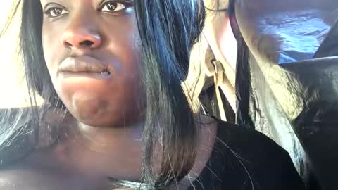 moni_simone online show from 01.01.25