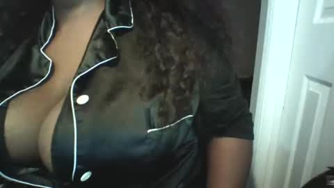 moni_simone online show from 10.21.25