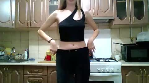 Snapshot of monica_tamayo chatting on 10.26.25 Monica online show from 10.26.25