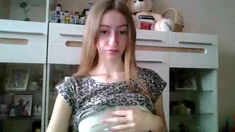 Monica online show from 11.23.25