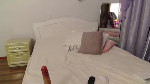 monicaluxxx online show from 12.08.24