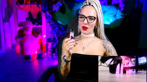 Snapshot of monicamaxwel chatting on 11.15.25 Monika online show from 11.15.25