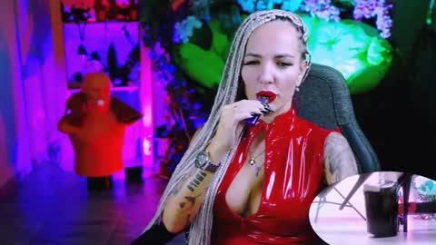 Snapshot of monicamaxwel chatting on 11.28.25 Monika online show from 11.28.25