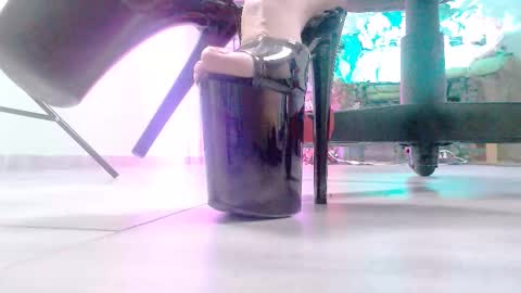 Snapshot of monicamaxwel chatting on 12.19.25 Monika online show from 12.19.25