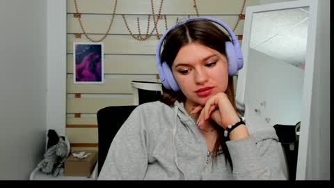 Monika online show from 01.19.25