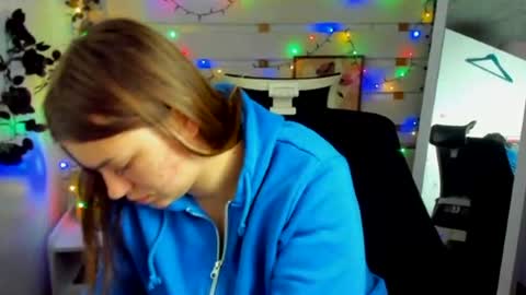 Monika online show from 04.15.26