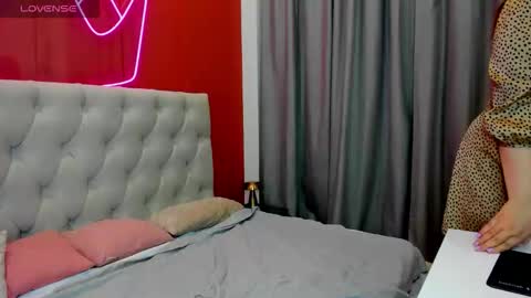 Monika online show from 11.17.25