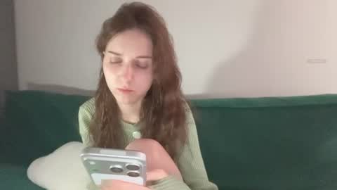 Snapshot of monnymoonn chatting on 06.21.26 Mary online show from 06.21.26