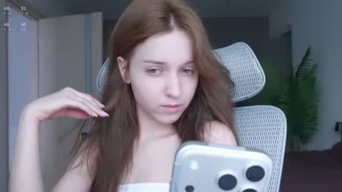 Snapshot of monnymoonn chatting on 07.30.26 Mary online show from 07.30.26