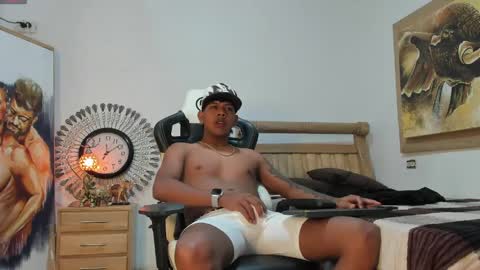Snapshot of monsoon_the_best chatting on 05.01.26 monsoon_the_best online show from 05.01.26