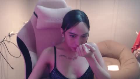 Snapshot of monstercockselfsuck chatting on 01.23.25 ELYSE A SIMPLE GIRL online show from 01.23.25