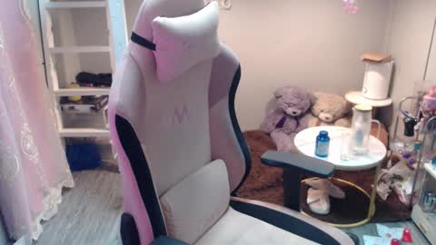 ELYSE A SIMPLE GIRL online show from 11.25.25