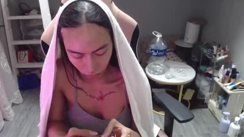 ELYSE A SIMPLE GIRL online show from 12.22.25