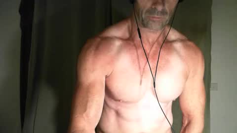 Snapshot of monsterdildos chatting on 10.21.25 monsterdildos online show from 10.21.25