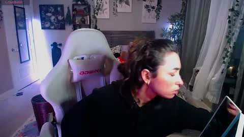 Snapshot of monstrumologist chatting on 01.30.25 Lydia Mooney online show from 01.30.25