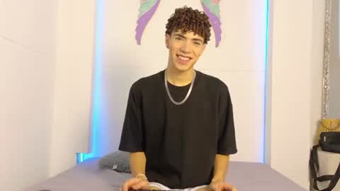 Snapshot of monyel_blake chatting on 07.04.26 online show from 07.04.26