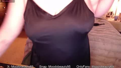 Snapshot of moodybeauty69 chatting on 02.25.25 Mia Bailey - M-T-W-T 10am EST online show from 02.25.25