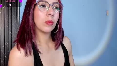 Snapshot of moolly_evanz chatting on 04.25.26 moolly_evanz online show from 04.25.26