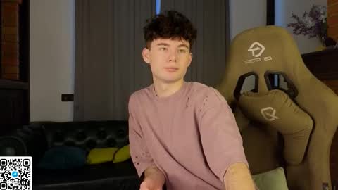 moon_gloww online show from 03.10.26