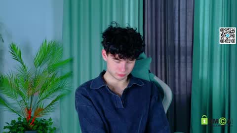 moon_gloww online show from 04.14.26