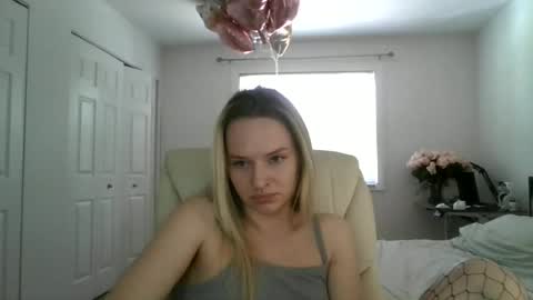 Snapshot of moon_light_girl chatting on 05.29.26 moon_light_girl online show from 05.29.26