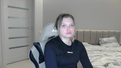 moon_lili online show from 03.21.26