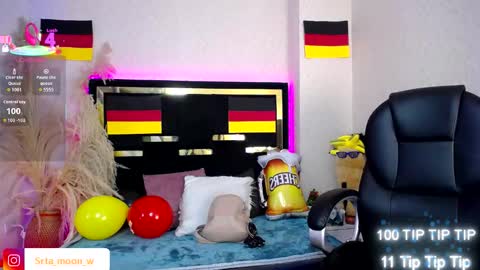 Snapshot of moon_water__ chatting on 09.22.25 Moon Water online show from 09.22.25