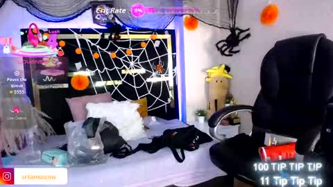 Snapshot of moon_water__ chatting on 10.13.25 Moon Water online show from 10.13.25