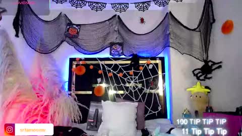 Snapshot of moon_water__ chatting on 11.05.25 Moon Water online show from 11.05.25