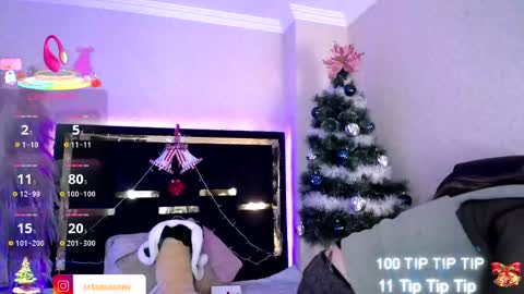 Snapshot of moon_water__ chatting on 11.24.25 Moon Water online show from 11.24.25