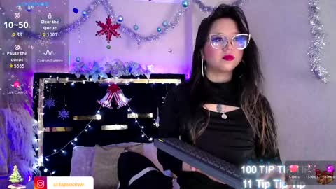 Snapshot of moon_water__ chatting on 11.27.25 Moon Water online show from 11.27.25