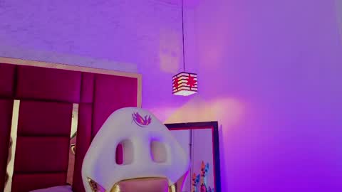 Snapshot of moon_winy chatting on 04.17.26 Winy online show from 04.17.26
