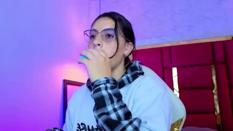 Snapshot of moon_winy chatting on 04.30.26 Winy online show from 04.30.26