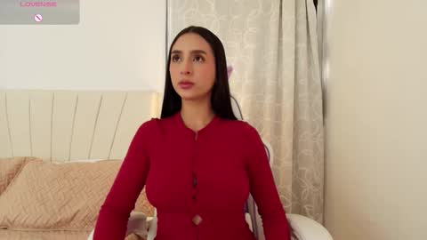 Snapshot of moonbrunettee chatting on 11.25.25 moonbrunettee online show from 11.25.25