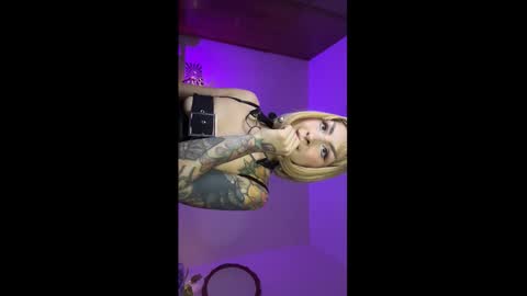 Snapshot of mooncinna chatting on 03.01.26 Cinna online show from 03.01.26