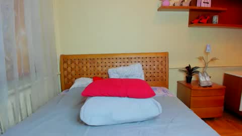 Lena online show from 10.27.25