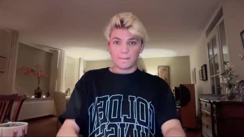 moonflamek online show from 03.17.26