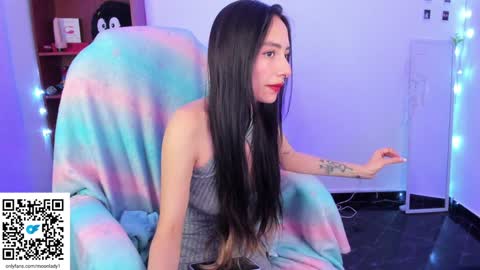 Snapshot of moonlady_ chatting on 01.19.25 MOON online show from 01.19.25