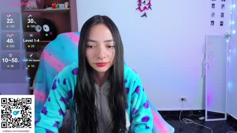 Snapshot of moonlady_ chatting on 01.27.25 MOON online show from 01.27.25